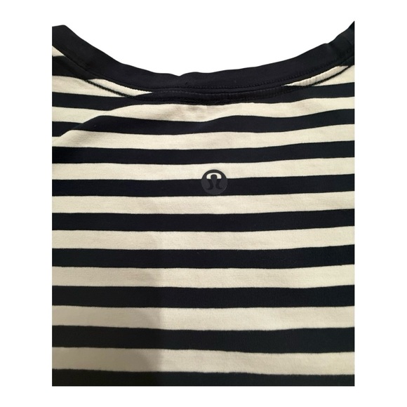 Lululemon love crew neck tee NWOT - Picture 9 of 9